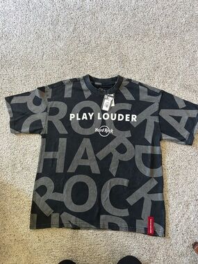 Hard Rock Cafe Black & Gray 'Play Louder' Graphic Tee